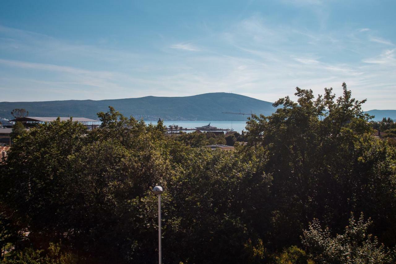 Divino Apartment Tivat Exterior photo
